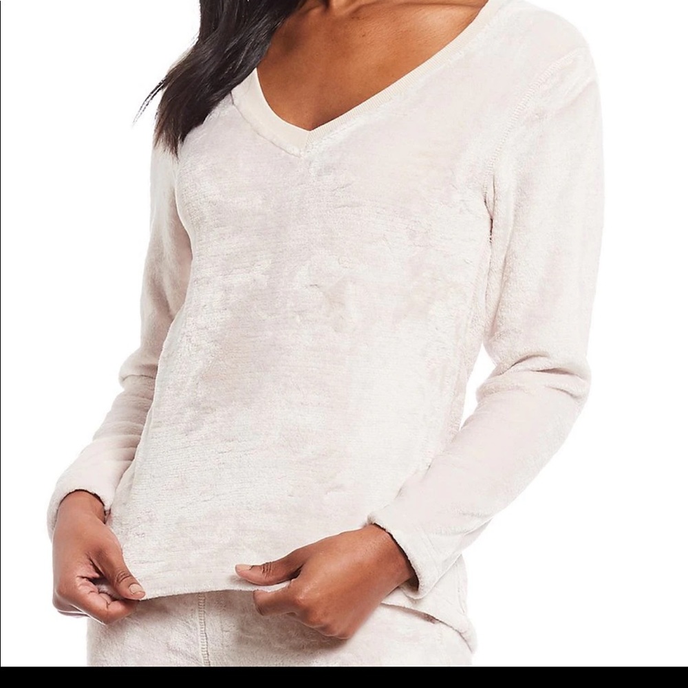 UGG Fleece Cotton Blend V-Neck Long Sleeve Lounge Top
